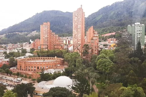 Oficina En Arriendo En Las Nieves. Cod A4621