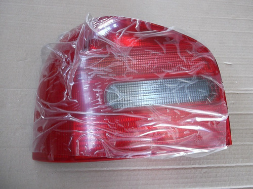 Imagem 2 de 5 de Lanterna Traseira Lado Esquerdo Audi A3 97/06 8l0/945095/a/