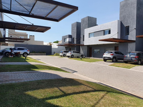 Duplex / Recta Martinolli/ 3 Dormitorios- 3 Banos