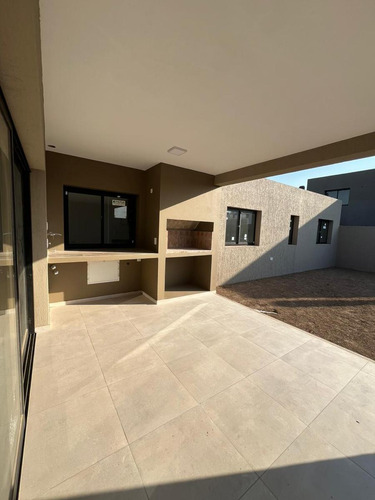 Casa En Venta Rincones De Manantiales