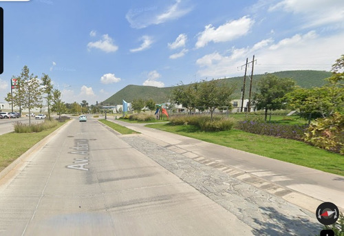 Casa En Fraccionamiento Ubicada En Colonia San Agustín, Jalisco. Con 2 Recamaras Y 102m2. A Un Costado De Plazas Outlets.