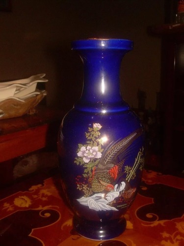 Florero De Porcelana Antiguo Color Azul Con Destaques En Oro