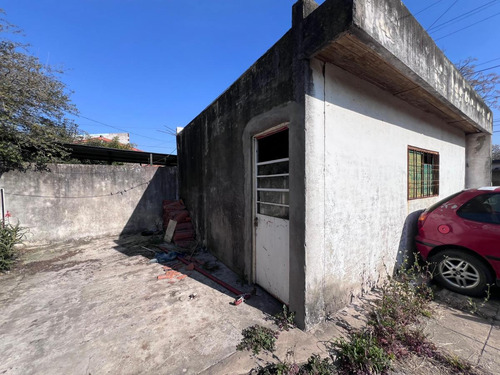 Casa En Venta - 2 Dormitorios 1 Baño - 499mts2 - Merlo