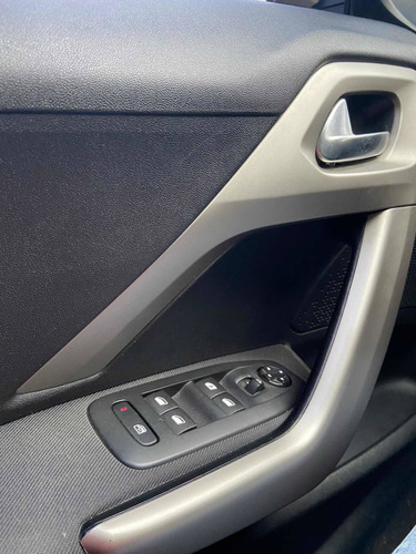 Imagen 14 de 14 de Peugeot 2008 2016 1.6 Allure Tip