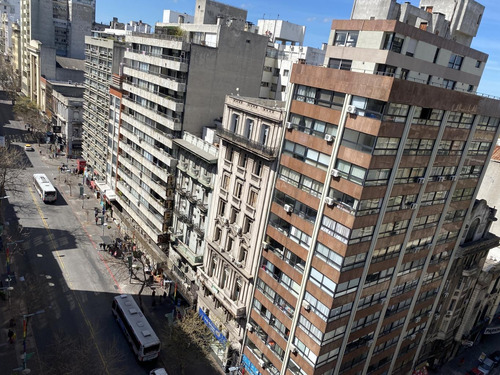 Venta Con Renta Gran Oficina En El Centro Plaza Independencia