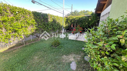 Casa En Venta De 5 Dorm. En Ñuñoa