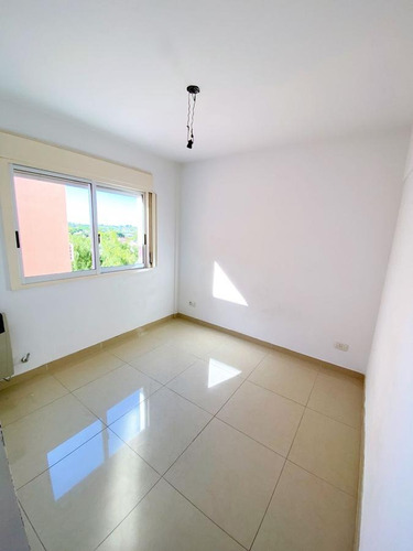 Imagen 7 de 18 de Appartment - S.fer.-vias/centro