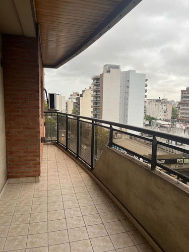 2 Ambientes Al Frente C/balcón Corrido Muy Buen Estado - Amenities