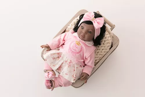 Bebê Reborn Negra com Cabelo Cacheado – Outlet Mamães