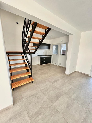 Imagen 3 de 11 de Vendo Duplex A Estrenar De 3 Dormitorios En Solares De Manantiales