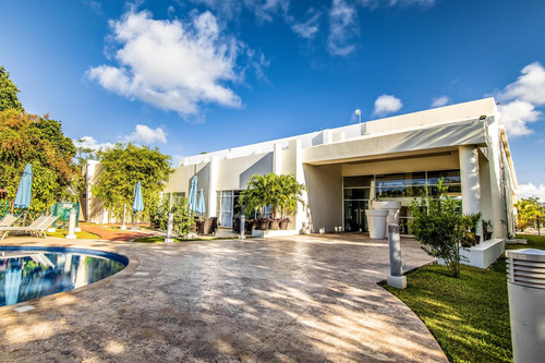 Casa En Venta En Lagos Del Sol, En Cancun
