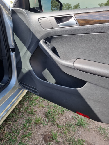 Volkswagen Vento 2.5 Luxury 170cv