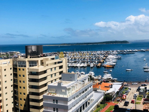 Hermosa Vista En Apartamento De Dos Dormitorios!- Ref: 2387
