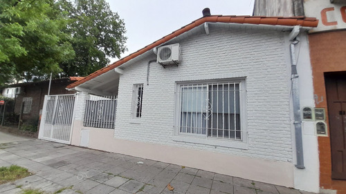 Chalet 3 Amb, Apto Uso Profesional Con Cocheras Y Excelentes Accesos!