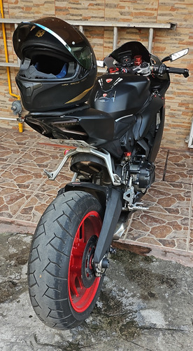 Ducati Panigale 899 V2