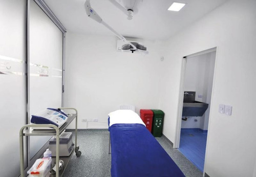 Edificio Comercial Habilitado Como Clínica Médica En Villa Crespo En Venta / Alquiler