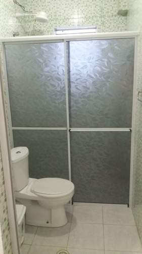 Imagem 3 de 10 de Box Em Acrílico Fumê Ou Cristal