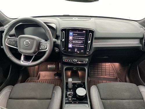 Imagen 21 de 25 de Volvo Xc 40 B5 2.0 2022