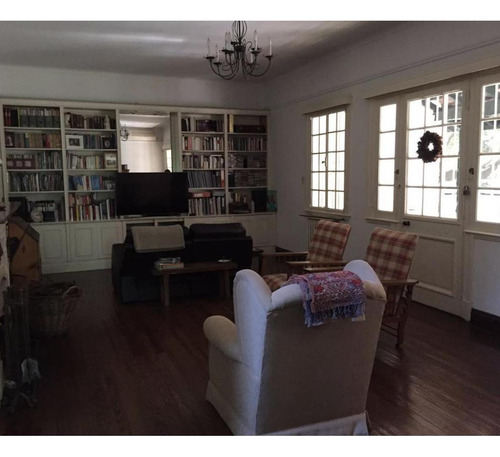 Gran Chalet En Venta: Sobre Calle Ohggins, Hurlingham
