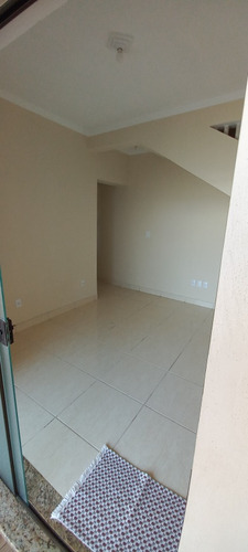 Casa 150m, 2 Quartos, 2 Banheiros, Cozinha, Lavanderia, Sala, Varanda, Terraço, 5+ Vagas