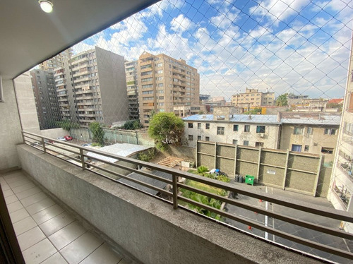 Departamento En Arriendo De 2 Dor Tipo Mariposa. En Santiago