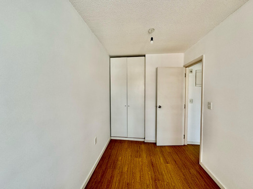 Apartamento En Venta, Tres Cruces. 2 Dormitorios, Balcón, Garage