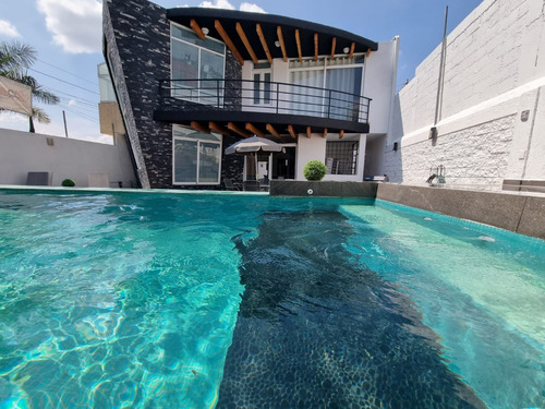 Renta De Casa Tonatico Con 4 Habitaciones, Alberca Climatizada Y Muy Cerca De Los Principales Accesos De Tonatico Edomex