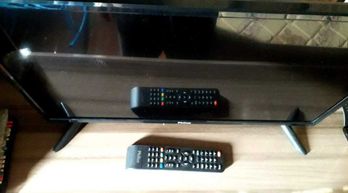 Tv Led Philco 24 Polegadas Com Controle.