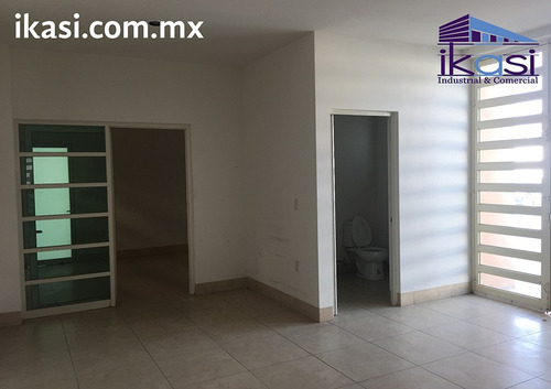 Imagen 5 de 14 de Bir-132 Bodega En Clúster Privado Blvd Hermanos Aldama