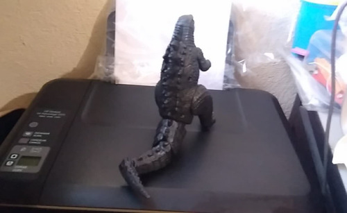 2013 Bandai Toho Godzilla Mov Tail Strike Figure 17 Cms (Usado)