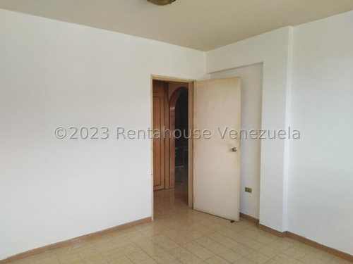 Apartamento En Alquiler Las Acacias 24-6661 Fabricio Liaz