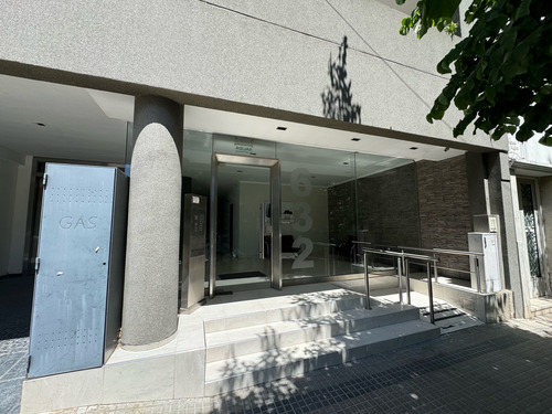 Hermoso Departamento De Dos Dormitorios En Alquiler - La Plata