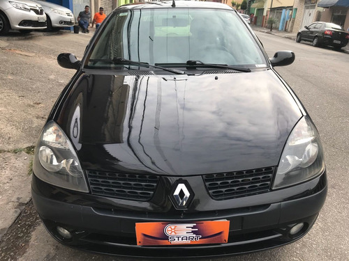 Renault - Clio Privilege 1.0 - 2004