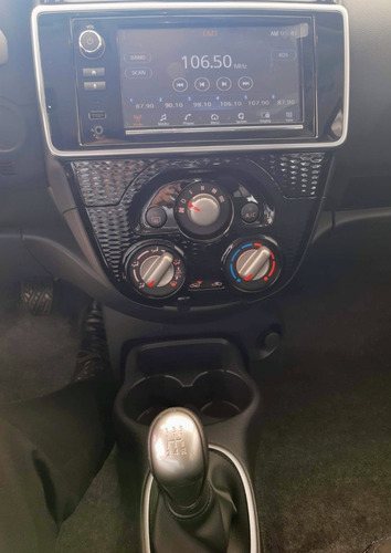 Imagen 10 de 13 de Nissan March 1.6 Advance T/m