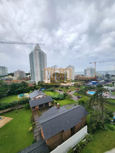 Apartamento En Venta En Torre Esmeralda De 3 Dormitorios , En Punta Del Este