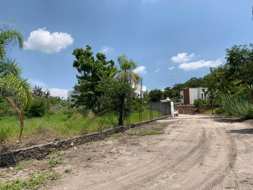 Imagen 1 de 5 de Terreno En Privada De 500 Metros Cuadrados, En Esquina, Mano