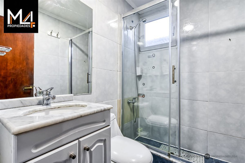 Casa En Venta De 5 Dorm. En San Joaquín
