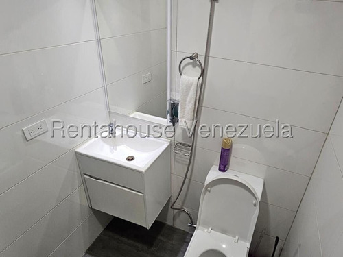 Y.t. Local Comercial En Venta, La Carlota Mls #25-14913