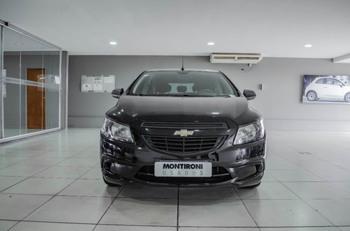 Imagen 3 de 25 de Chevrolet Onix Joy Black Edition 2019