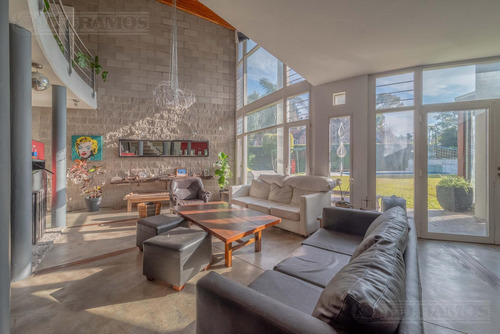 Casa Moderna En La Horqueta