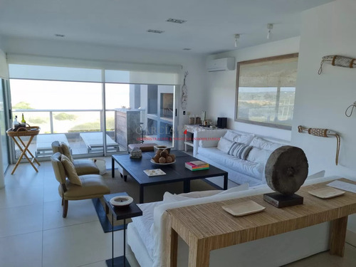 Imagen 2 de 22 de Venta Apartamento 3 Dormitorios Frente Al Mar