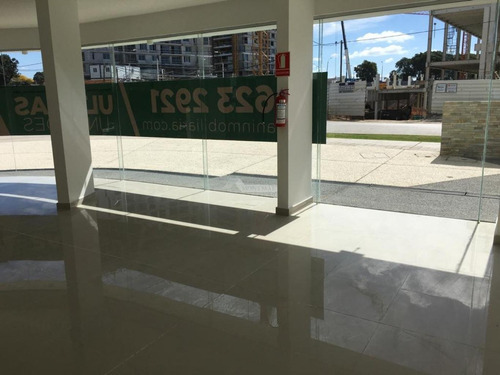 Local Malvin Venta Y Alquiler Frente Shopping De Malvin, SodiMac Y Disco! A Estrenar