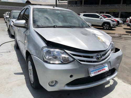Toyota - Etios Sedan Xs 1.5 Flex Mec (batido)