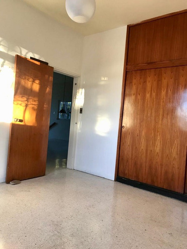 Casa Se Vende, Lomas De La Trinidad, 495m2constrc., Calle Cerrada, Hermosa Vista, Con Apartamento Independiente, 8p Est., 7hab.