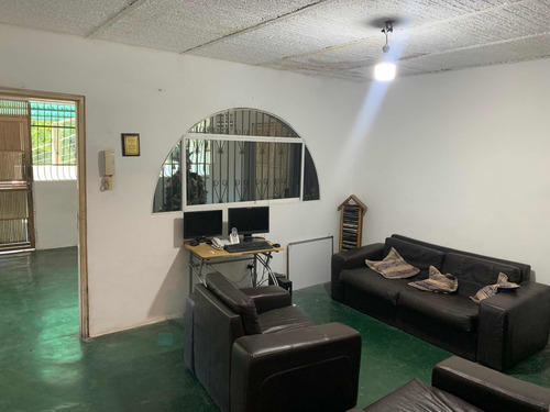 Imagen 4 de 14 de Casa Tres Habitaciones Un Baño 2 Puestos De Estacionamiento