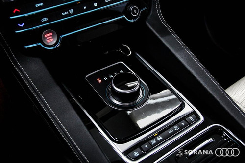 Imagem 12 de 15 de F-pace 2.0 16v Ingenium R-sport Awd 4p Automático