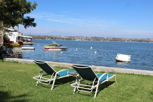 Casa En Venta En Teques Frente Al Lago