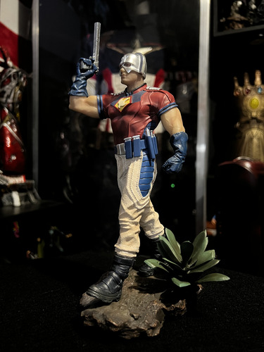Pacificador The Suicide Squad Peacemaker Iron Studios 1/10 (Usado)
