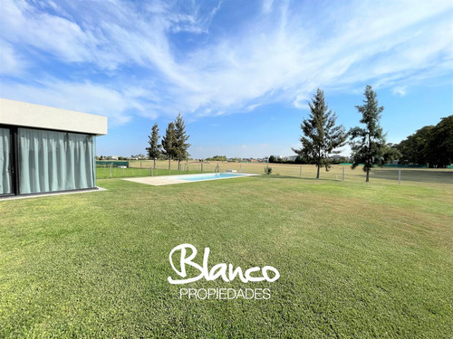 Casa En Venta En Haras Santa Maria, Escobar, G.b.a. Zona Norte