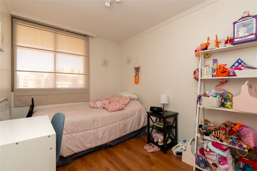 Departamento En Arriendo De 2 Dorm. En Las Condes / Bali Hai